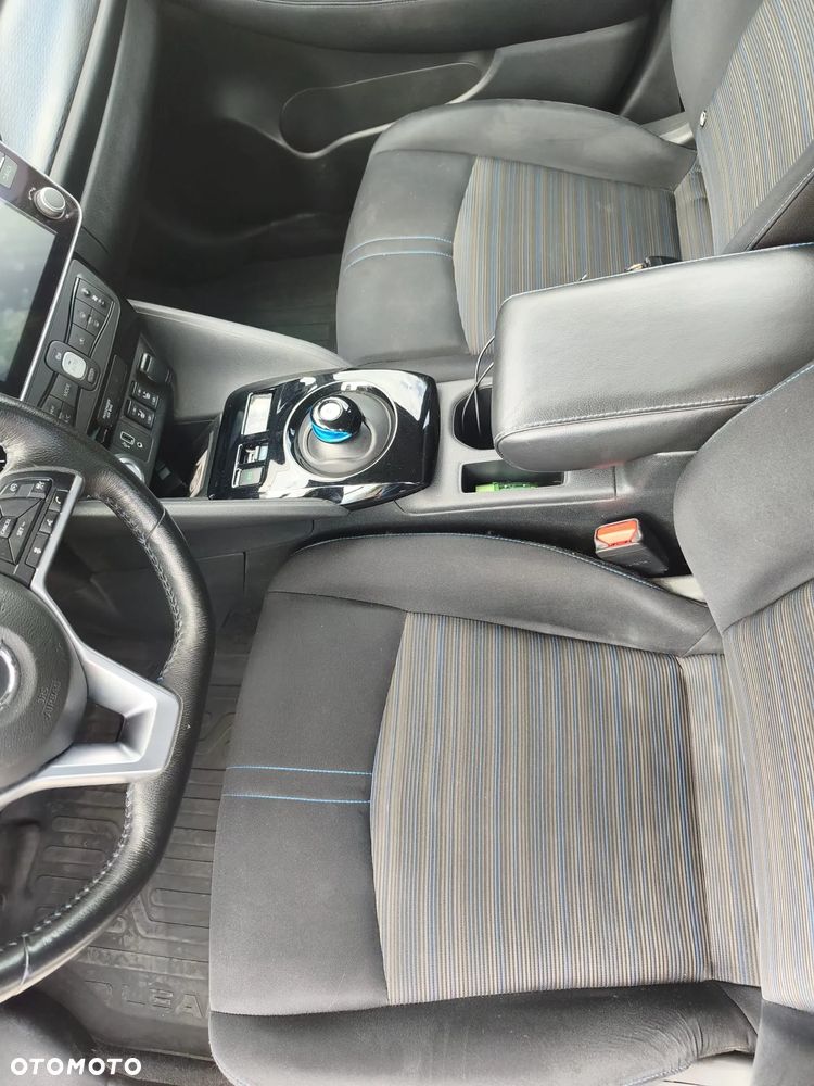 Nissan Leaf - 12