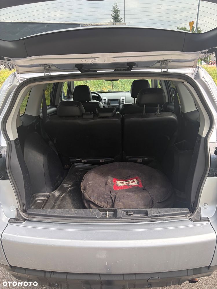 Mitsubishi Outlander 2.0 Intense NAVI 2WD EU5 - 10