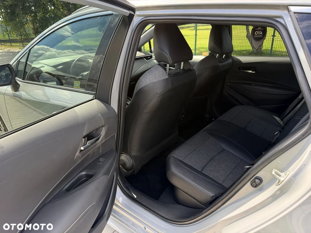 Toyota Corolla 2.0 Hybrid Executive - 20