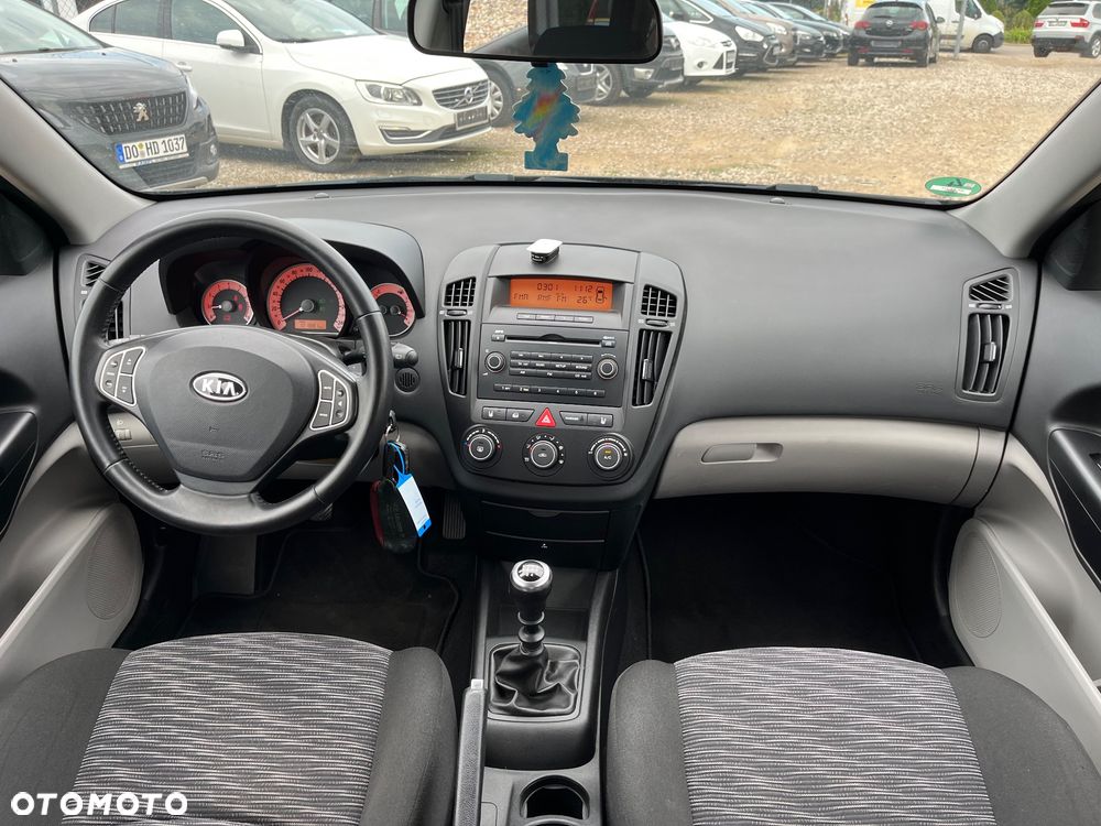 Kia Ceed 1.4 CVVT Attract - 8