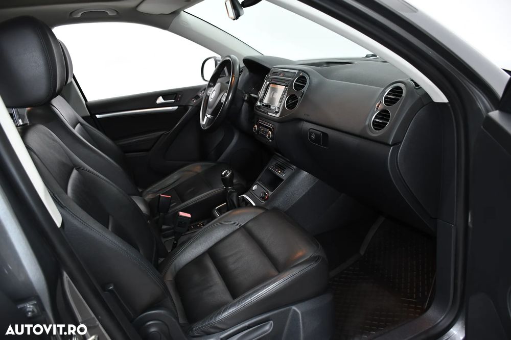 Volkswagen Tiguan 2.0 TDI DPF 4Motion BlueMotion Technology Lounge Sport & Style - 13