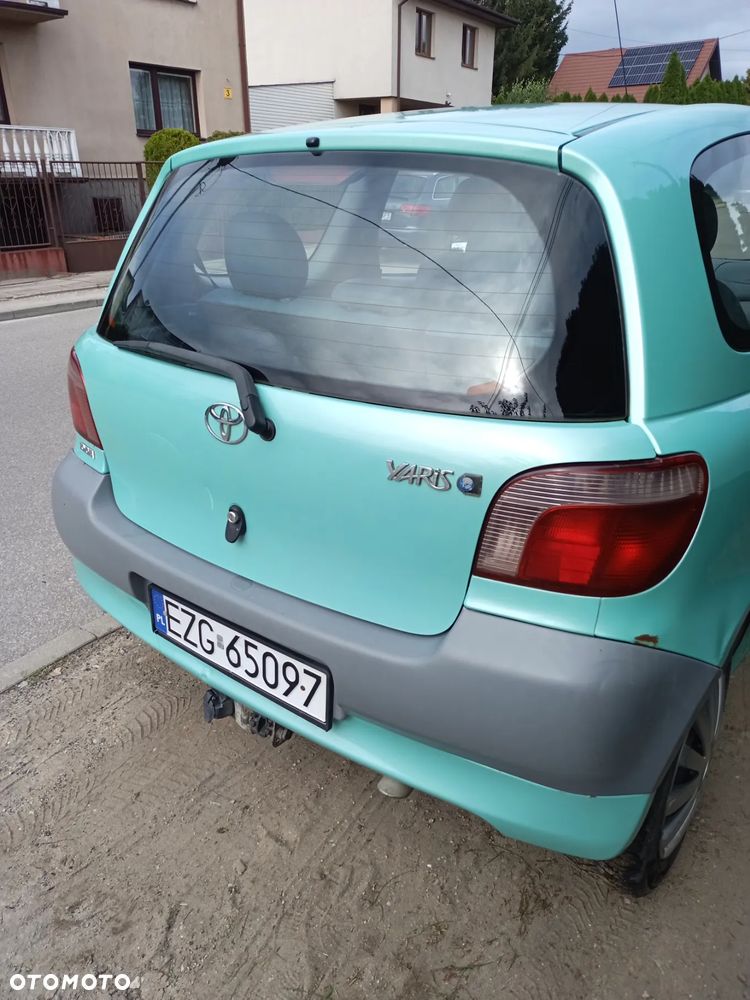 Toyota Yaris 1.0 Base - 4