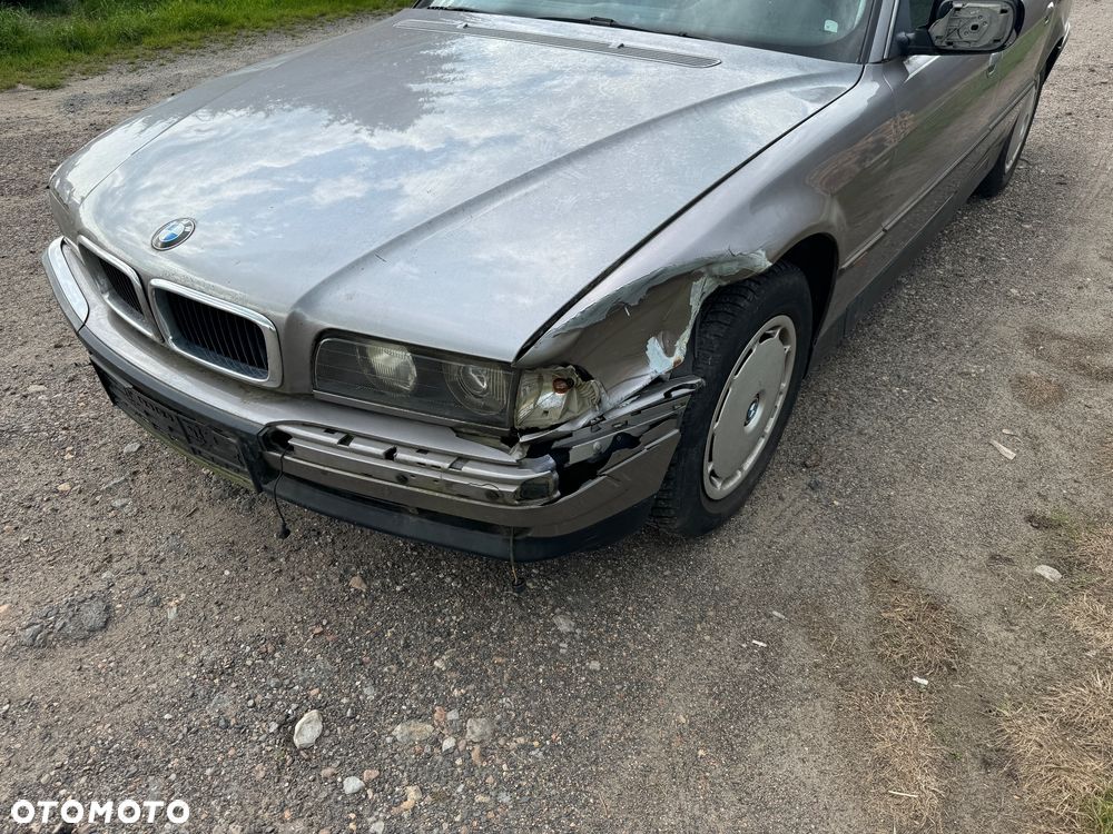 BMW Seria 7 728i L - 8