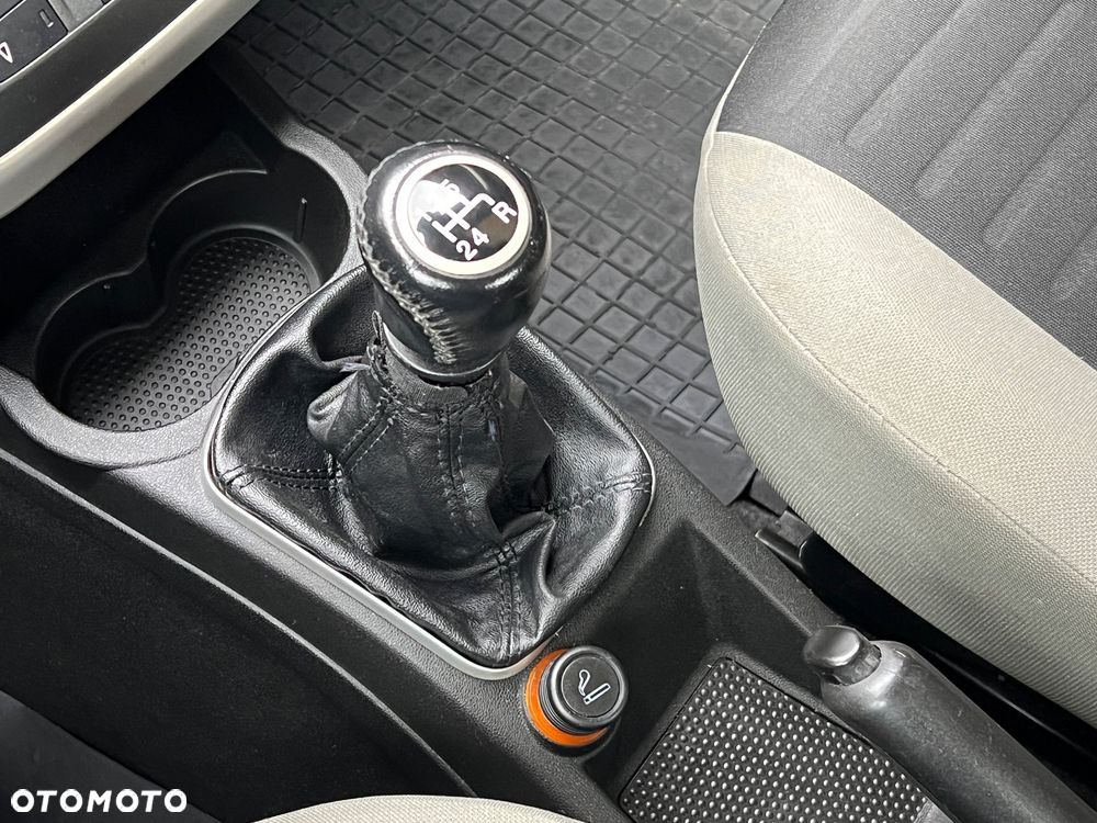 Fiat Grande Punto 1.4 8V Emotion - 26