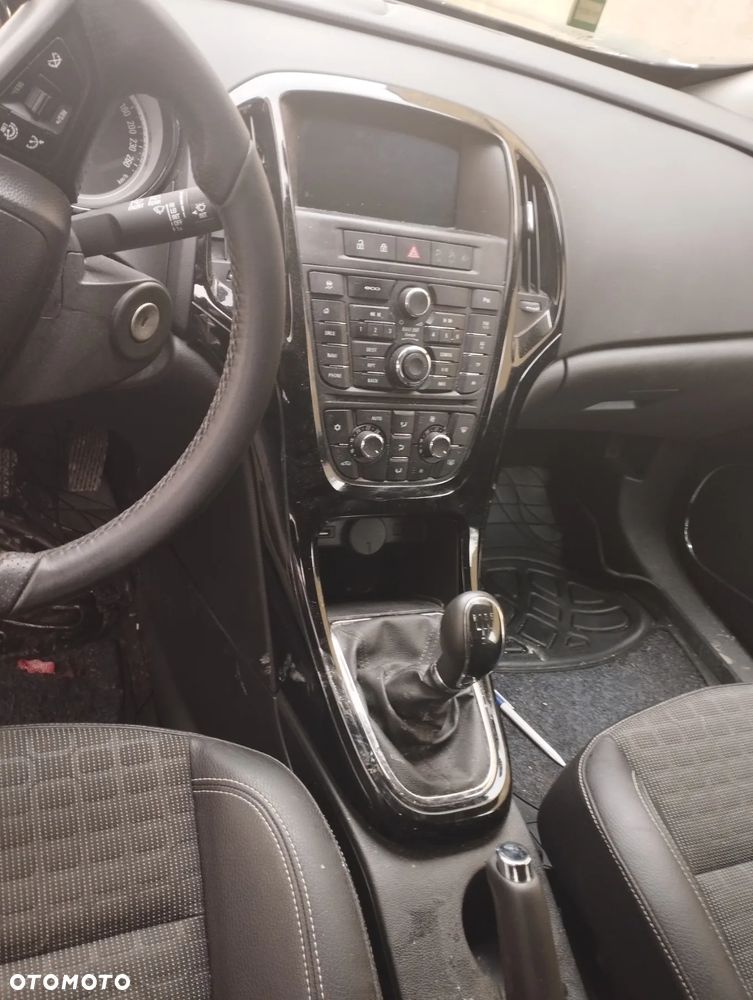 Opel Astra 1.6 D Start/Stop Excite - 10