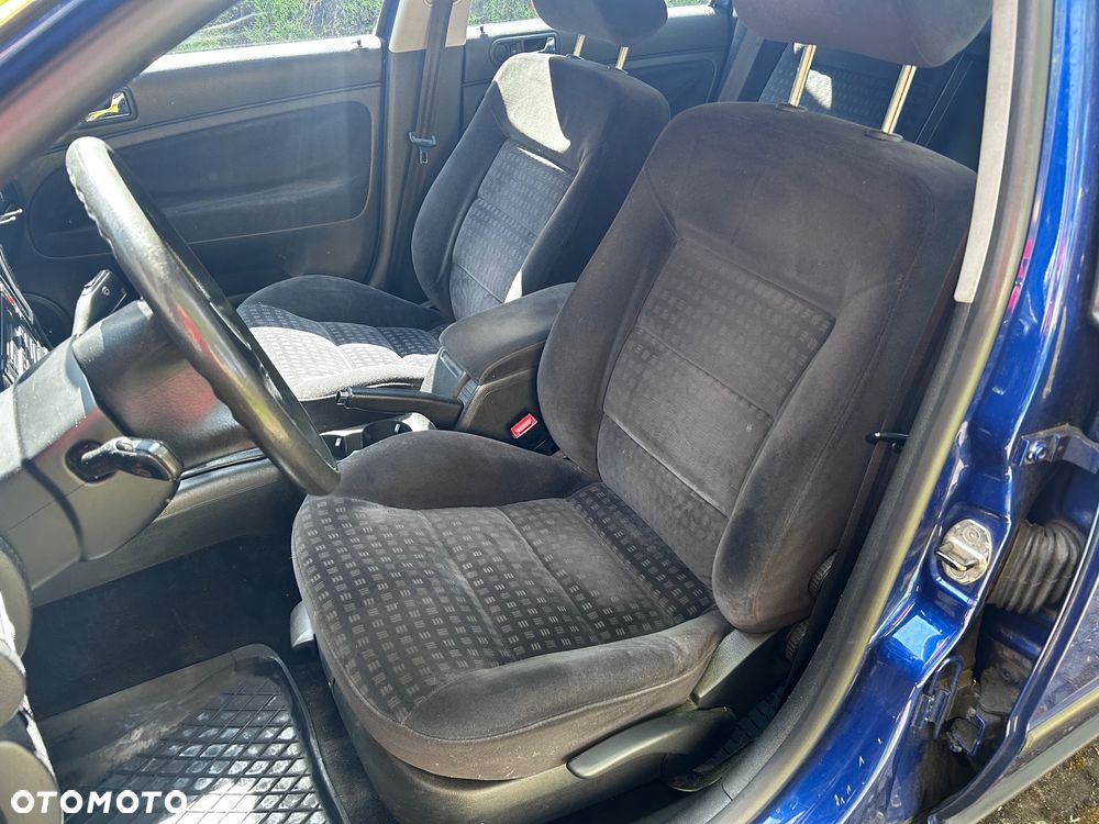 Volkswagen Passat 1.8T Comfortline - 8