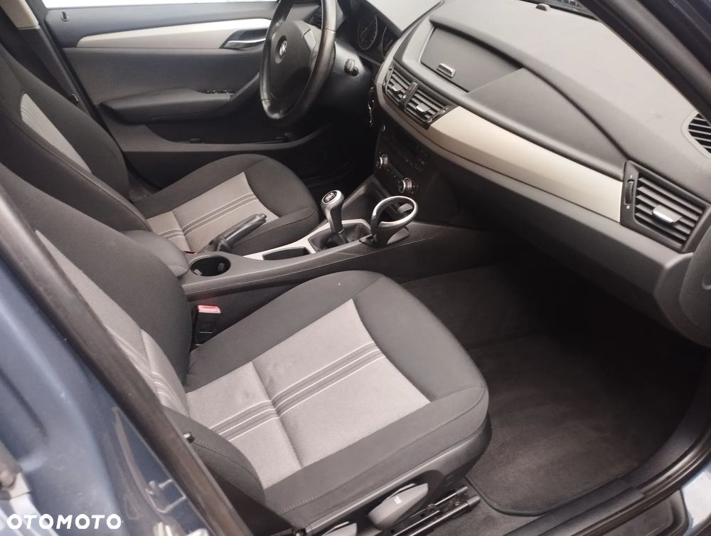 BMW X1 sDrive18i xLine - 11