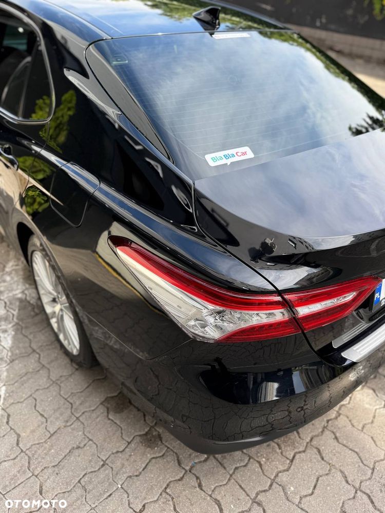 Toyota Camry Executive - 17