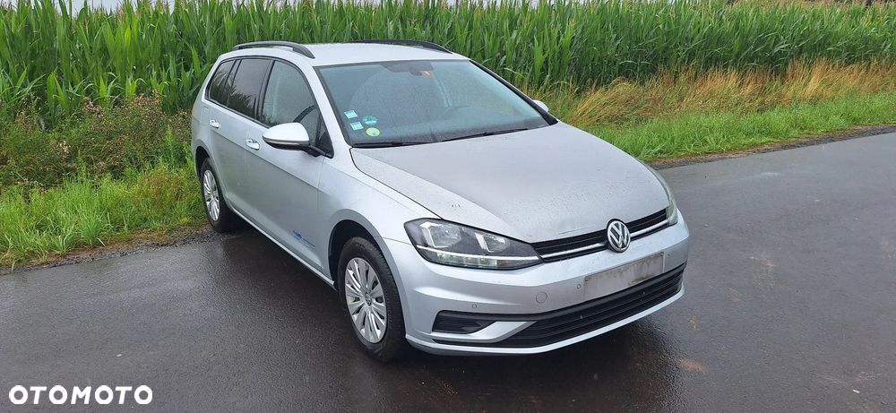 Volkswagen Golf - 1