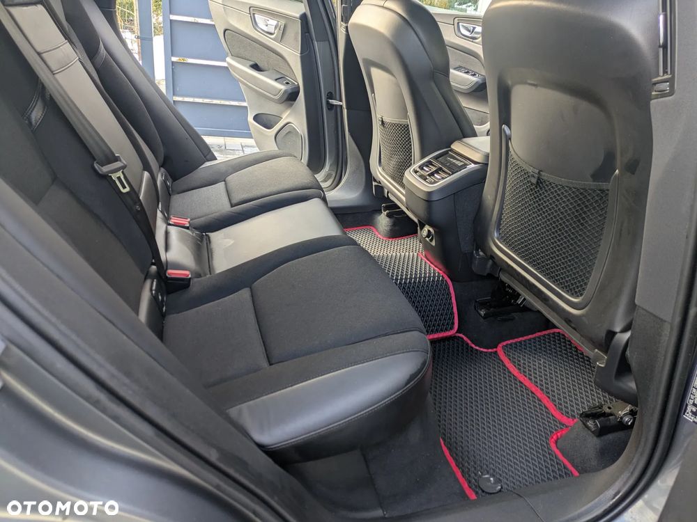 Volvo XC 60 D4 AWD Momentum - 18