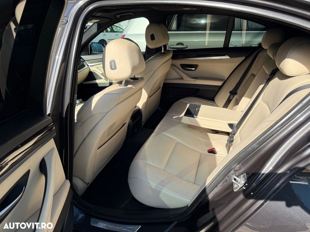 BMW Seria 5 520d Aut. Luxury Line - 12
