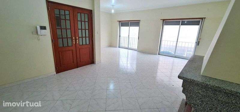 Predio moradia CENTRO de Alhandra de uso misto - Grande imagem: 3/10