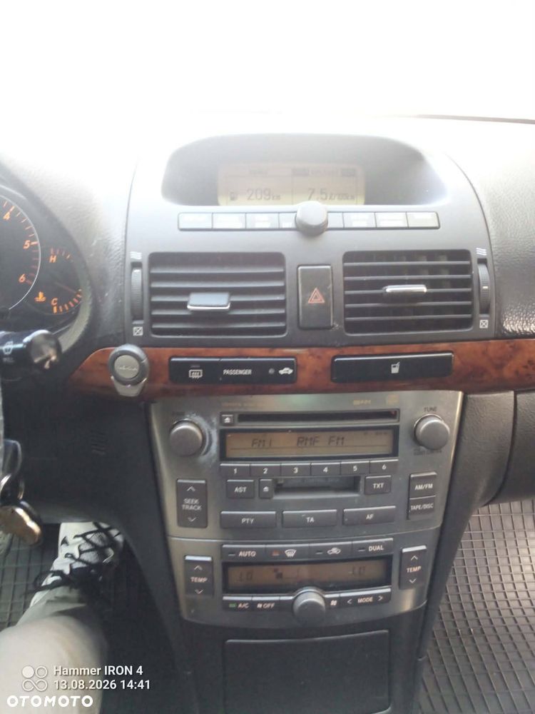Toyota Avensis 2.2 D-4D Prestige - 11