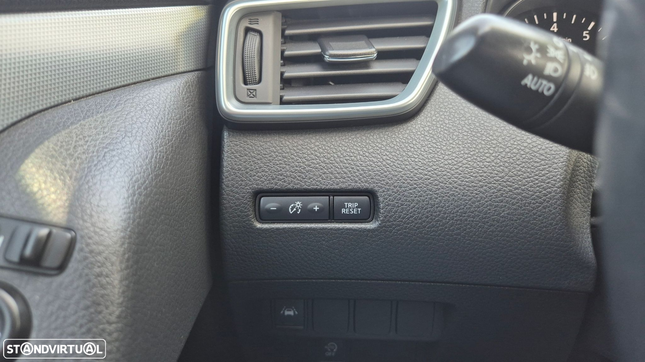 Nissan Qashqai 1.2 DIG-T N-Connecta 18 - 34