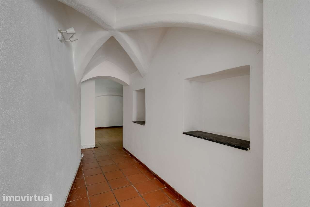Espaço Comercial com carácter no coração de Évora - Grande imagem: 2/14