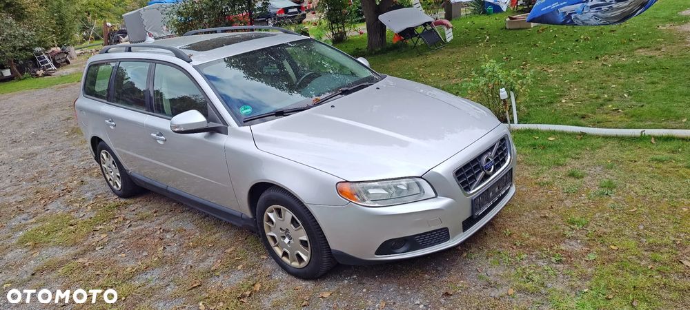 Volvo V70 2.5T Kinetic - 1