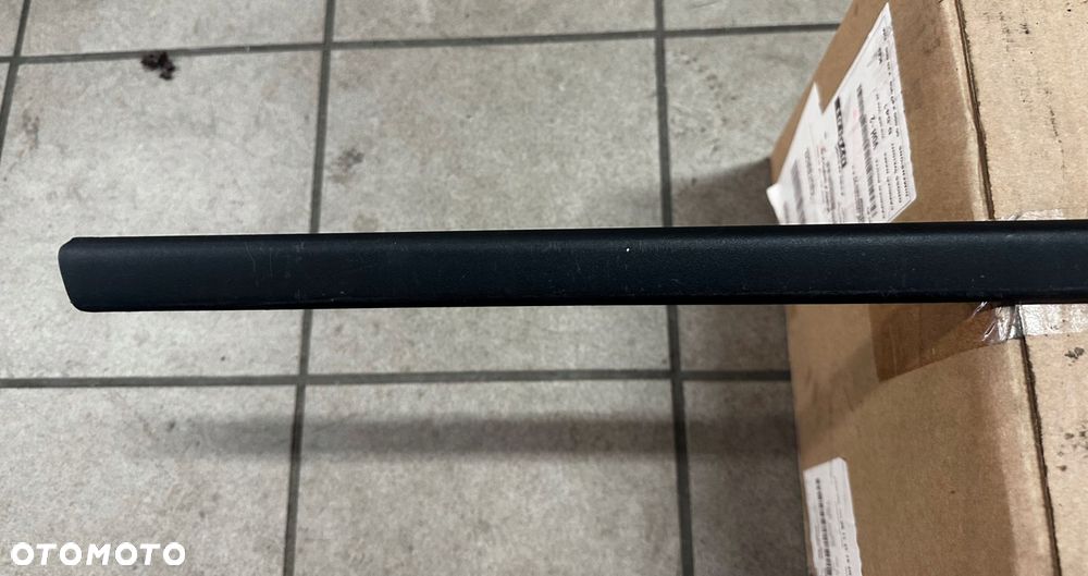 listwa drzwi prawa bmw 3 e46 5113-8252378 - 2