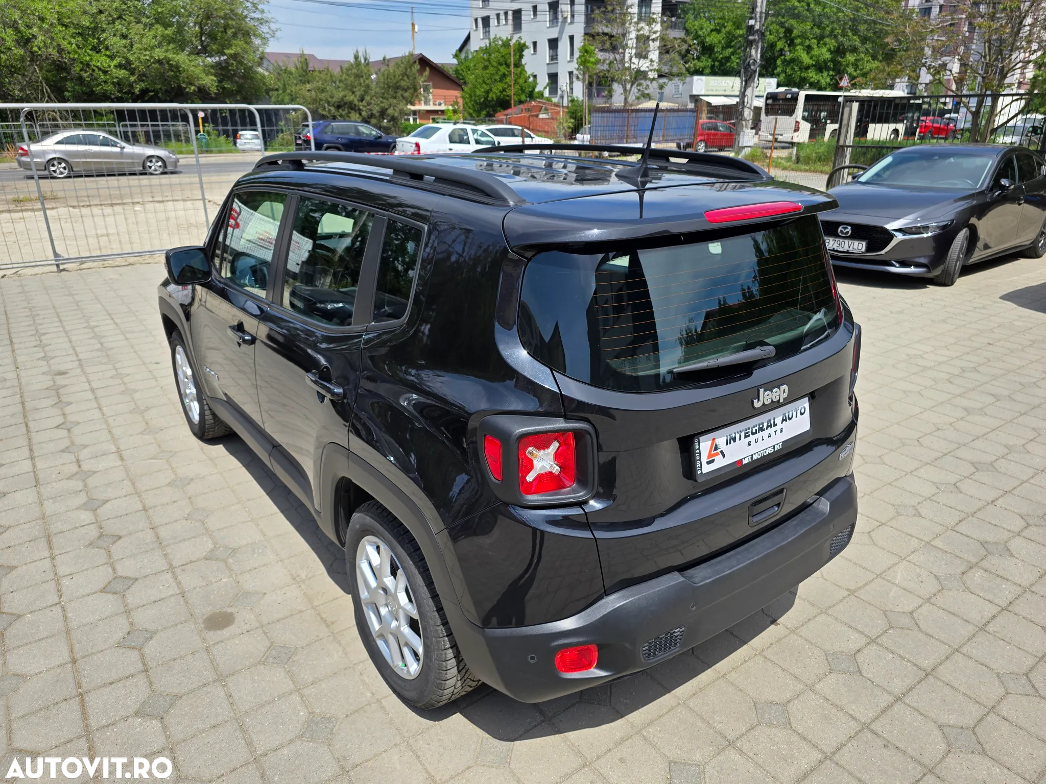 Jeep Renegade 1.0 Turbo 4x2 M6 Longitude - 29