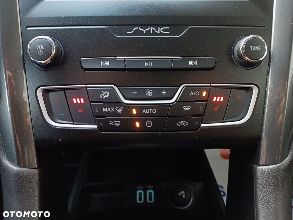 Ford Mondeo 2.0 EcoBlue Titanium - 30