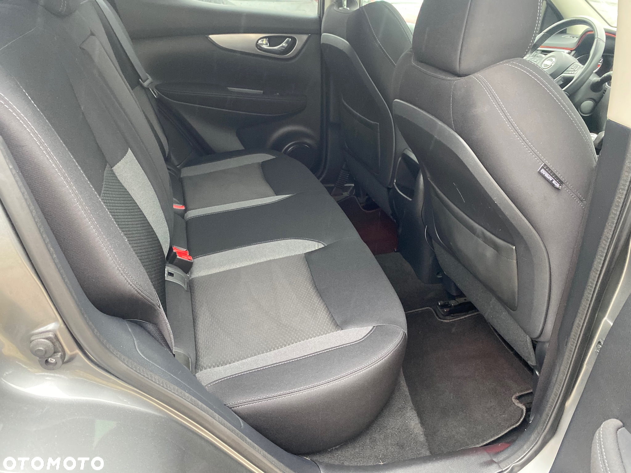 Nissan Qashqai 1.6 DIG-T N-Connecta - 35
