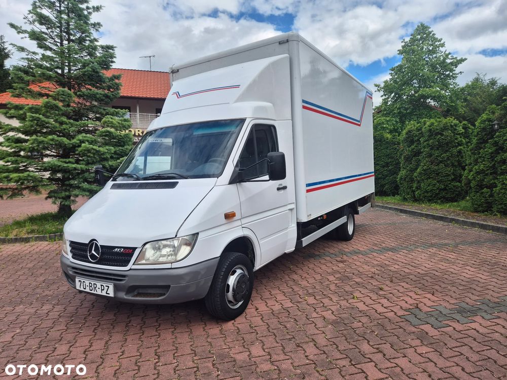 Mercedes-Benz Sprinter - 15