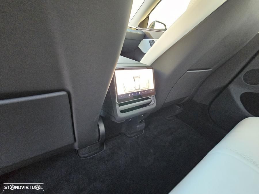 Tesla Model Y Long Range Dual Motor AWD - 27