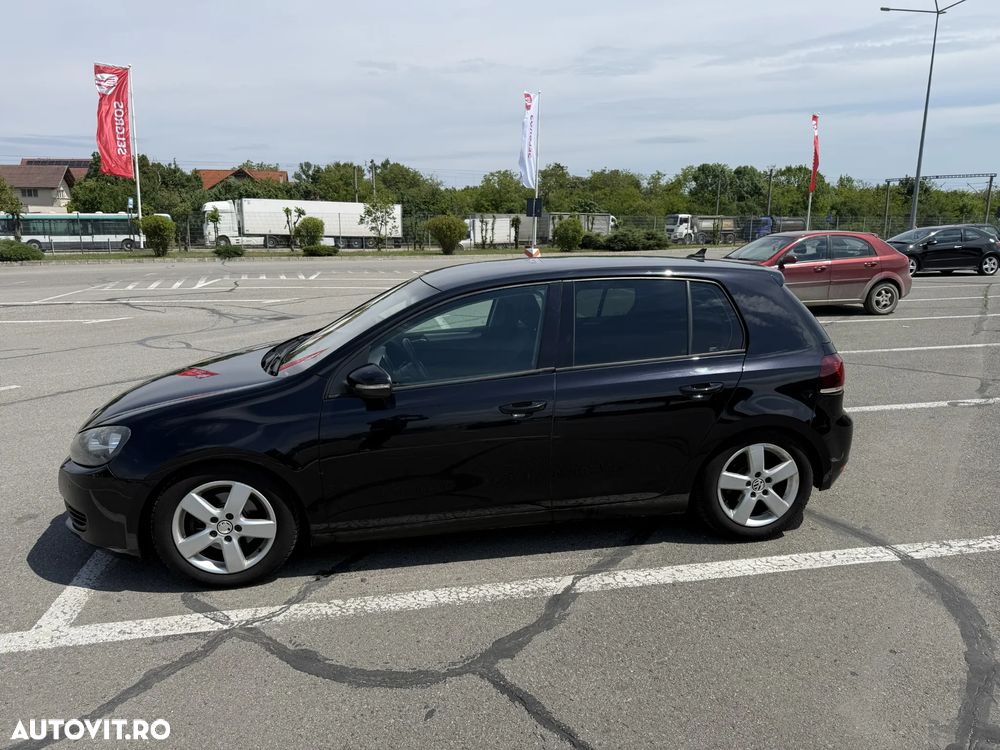 Volkswagen Golf - 6