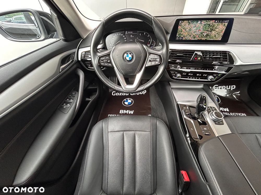 BMW Seria 5 520d xDrive MHEV - 27