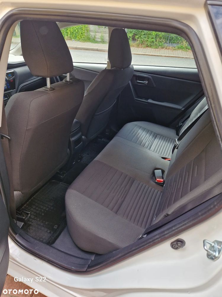 Toyota Auris 1.6 Premium Comfort - 20