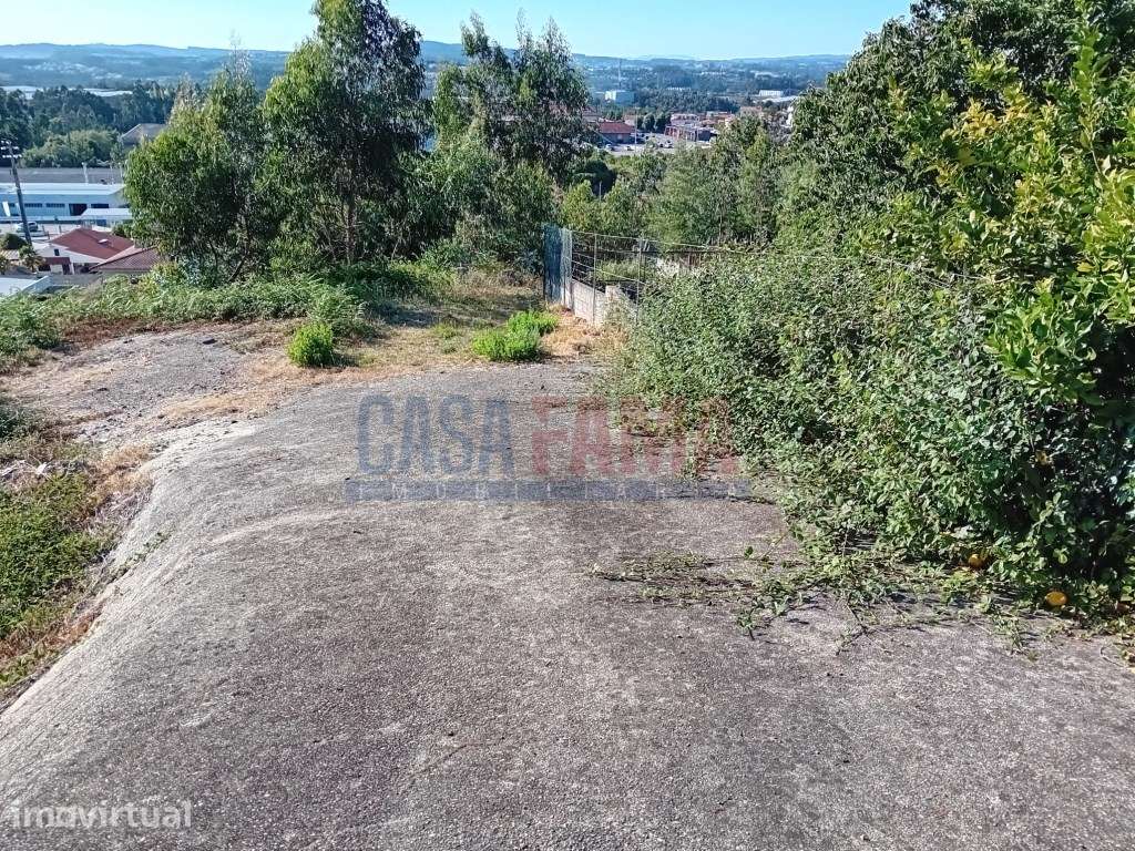 Terreno para construção em Santo Tirso - Grande imagem: 2/25
