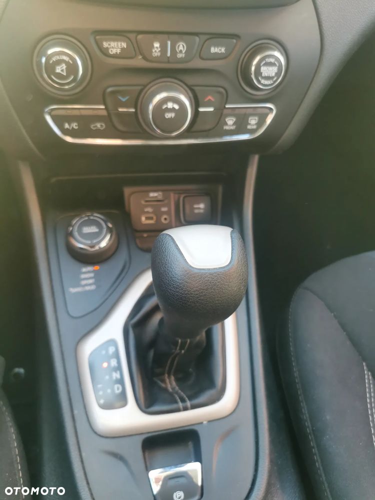 Jeep Cherokee 3.2 V6 Pentastar Active Drive I Automatik Limited - 7