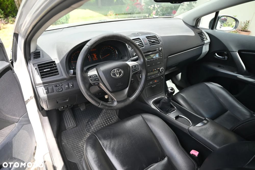 Toyota Avensis 2.0 Prestige - 14