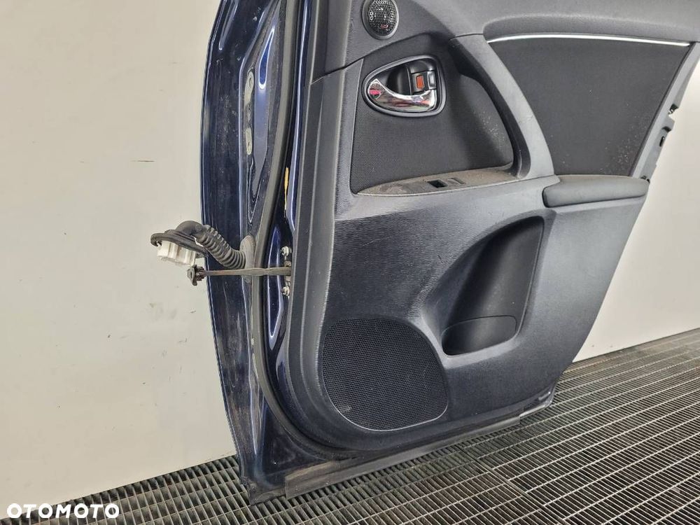 DRZWI TYŁ TYLNE PRAWE KOMPLETNE TOYOTA AVENSIS T27 KOMBI 8S6 - 16