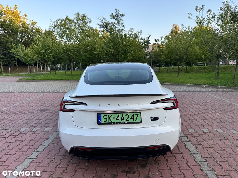 Tesla Model 3 - 4