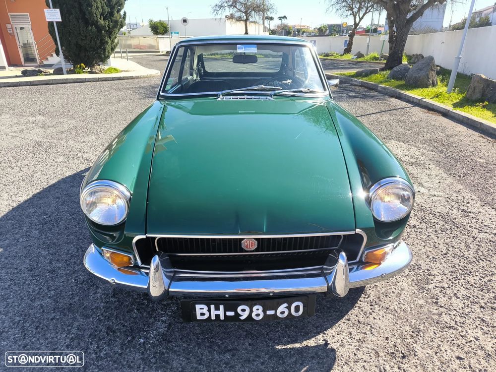 MG MGB - 4
