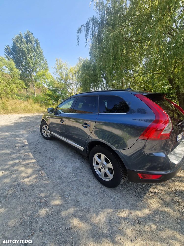Volvo XC 60 2.4D AWD Momentum - 4