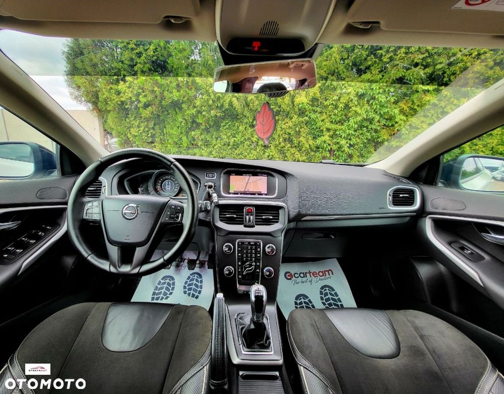 Volvo V40 Cross Country - 9