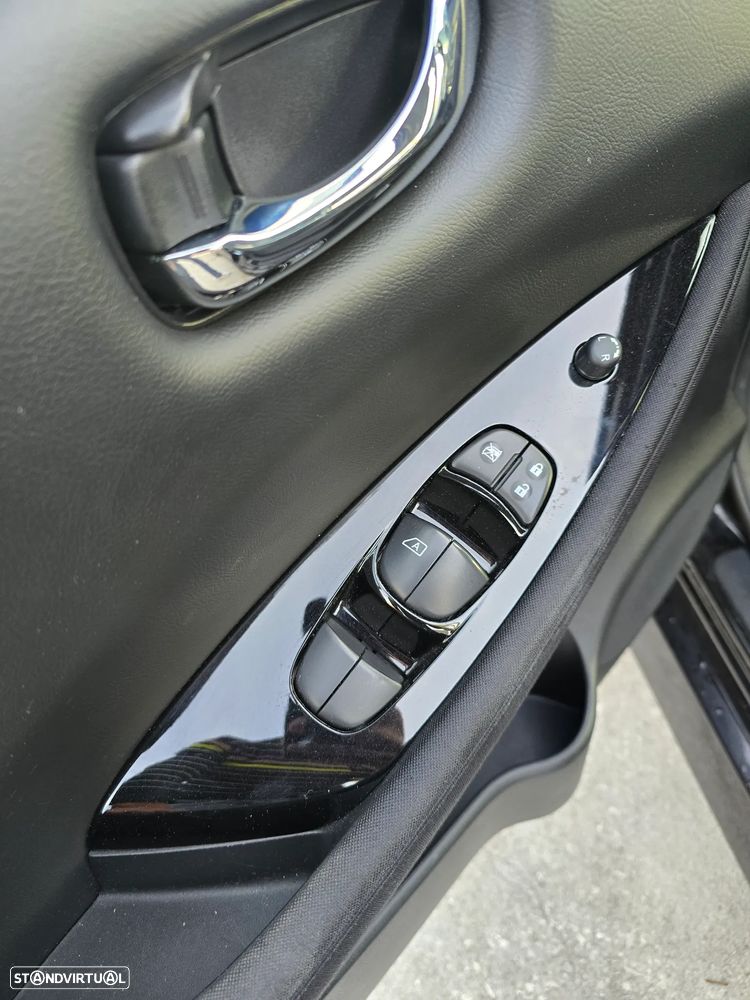 Nissan Leaf Tekna Stock Shift - 14