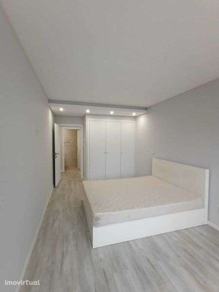 T4 Moderno c/ 247m², 2 Suítes, Garagem Dupla e Vistas Amplas – Guarda - Grande imagem: 4/12