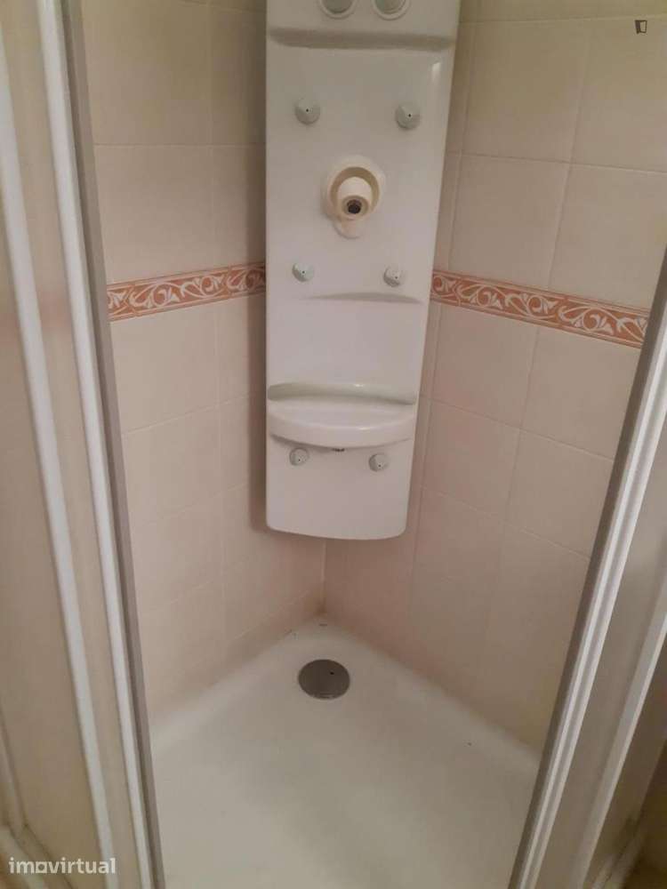 Quarto - localizado em Amadora Lisbon - Grande imagem: 3/6