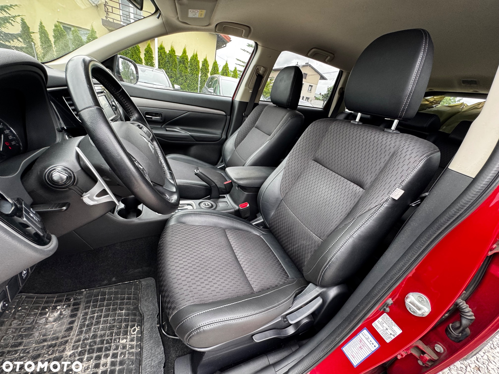 Mitsubishi Outlander 2.0 Instyle + 4WD CVT - 35