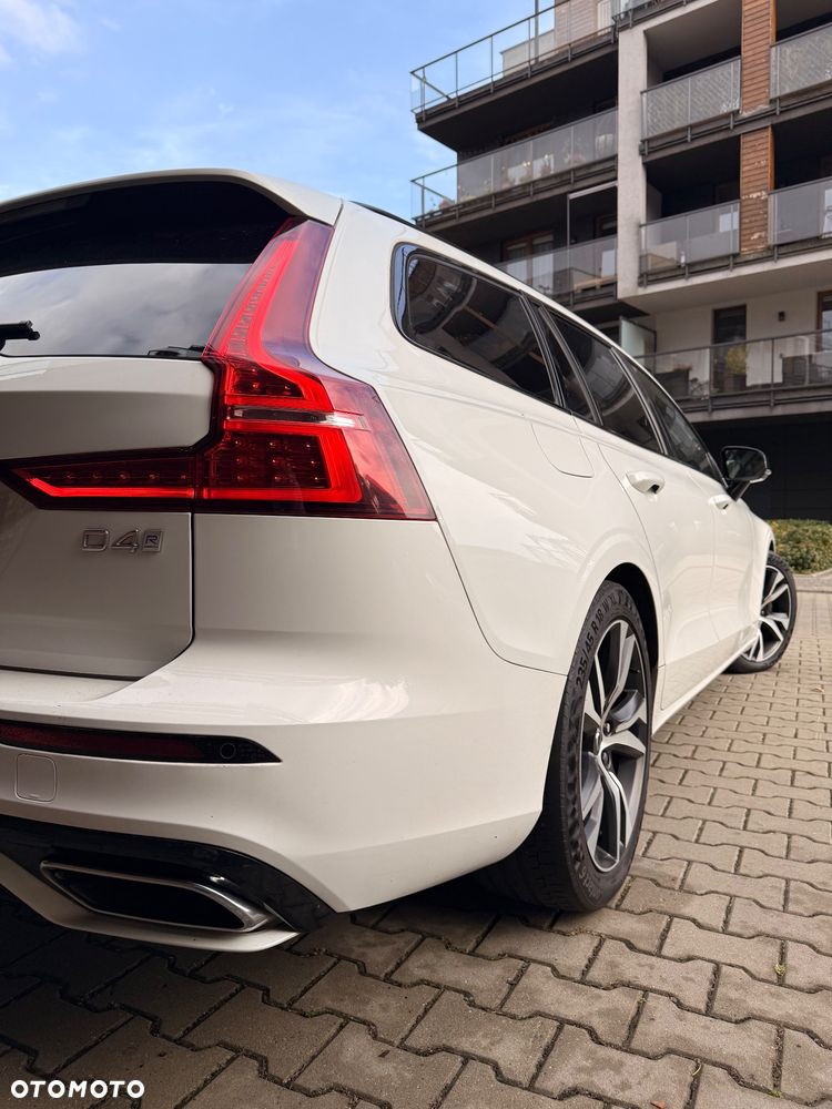 Volvo V60 D4 R-Design - 26