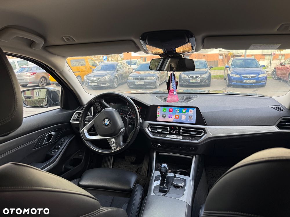 BMW Seria 3 318d - 13