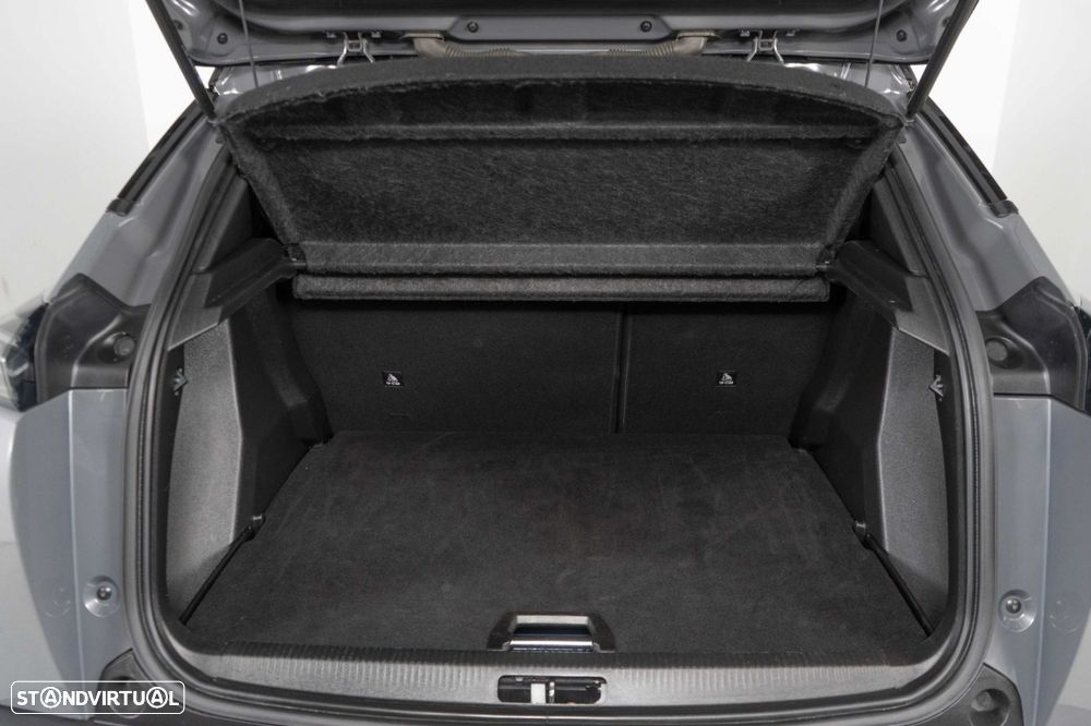 Peugeot 2008 1.2 PureTech GT EAT8 - 14