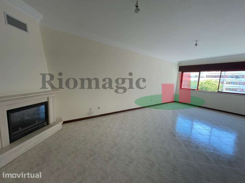 Apartamento T2 c/Parqueamento - Algueirão - Grande imagem: 4/30