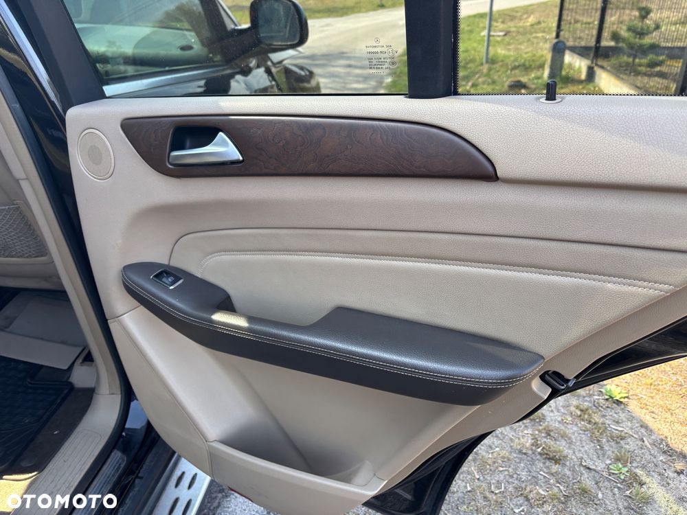 Mercedes-Benz ML - 24