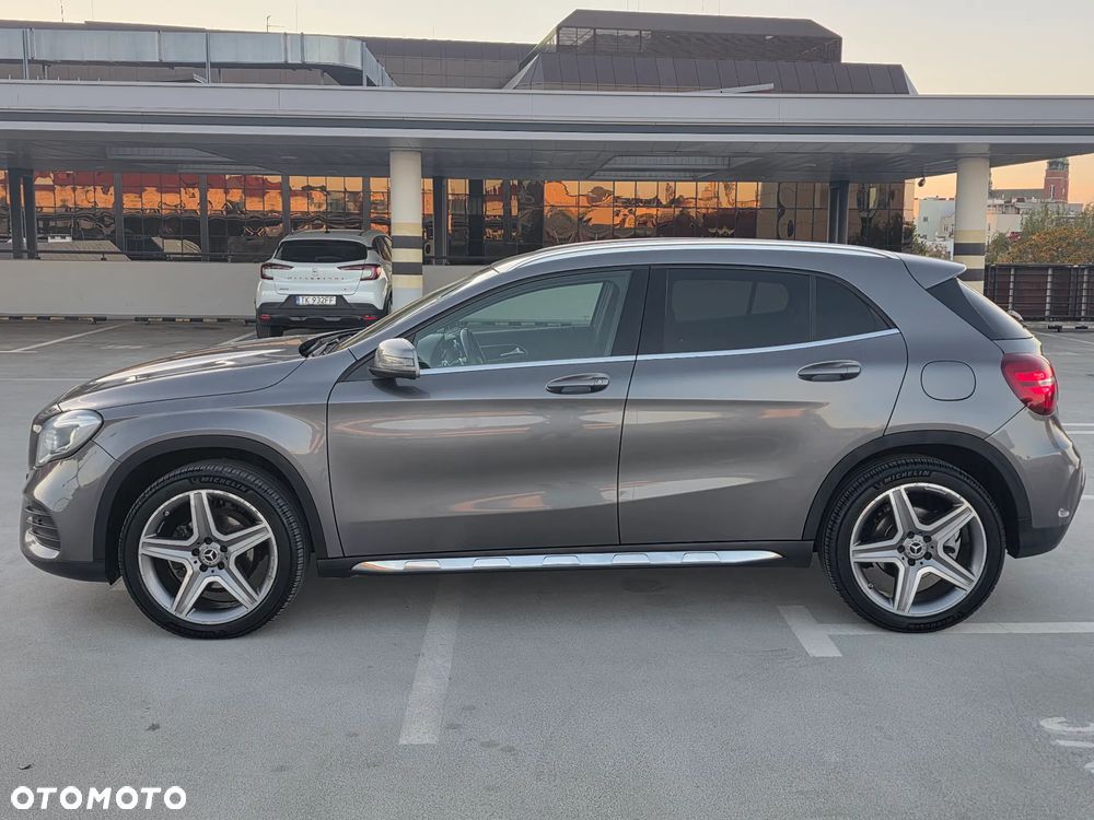 Mercedes-Benz GLA 200 7G-DCT AMG Line - 2