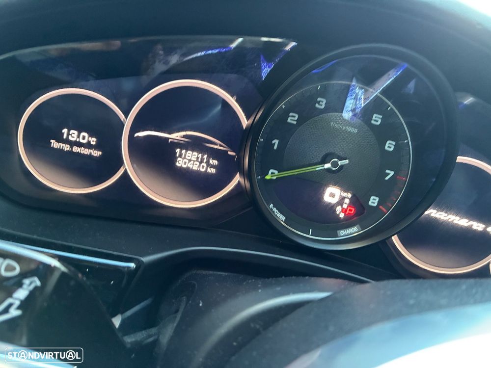 Porsche Panamera 4 E-Hybrid - 2