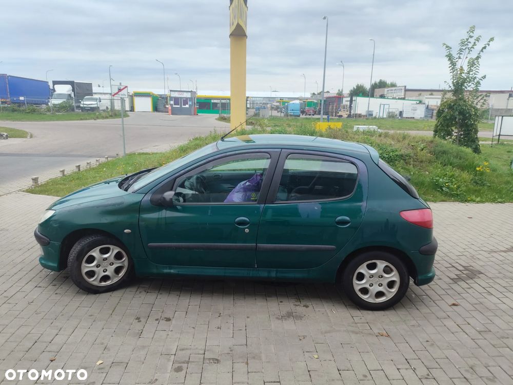 Peugeot 206 1.1 XR - 6