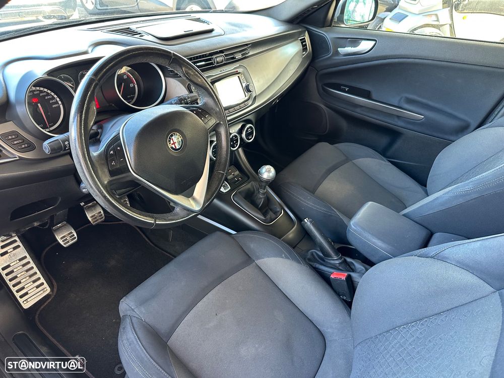 Alfa Romeo Giulietta 2.0 JTDM Trofeo - 19